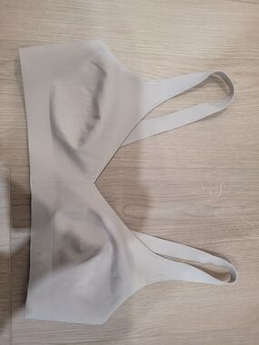 Lululemon Seamless Light Beige Wireless Comfort Bra